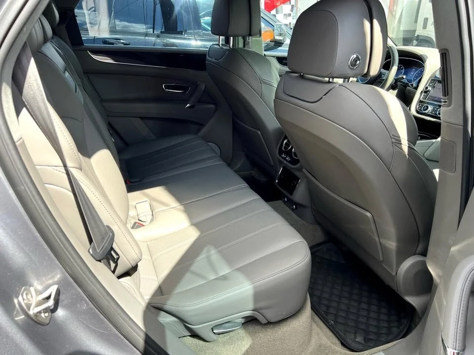 2019 Bentley Bentayga - Image 8 of 20