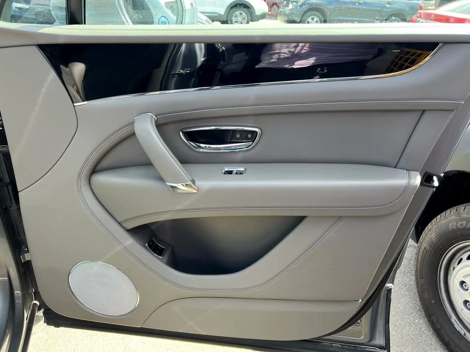 2019 Bentley Bentayga - Image 16 of 20
