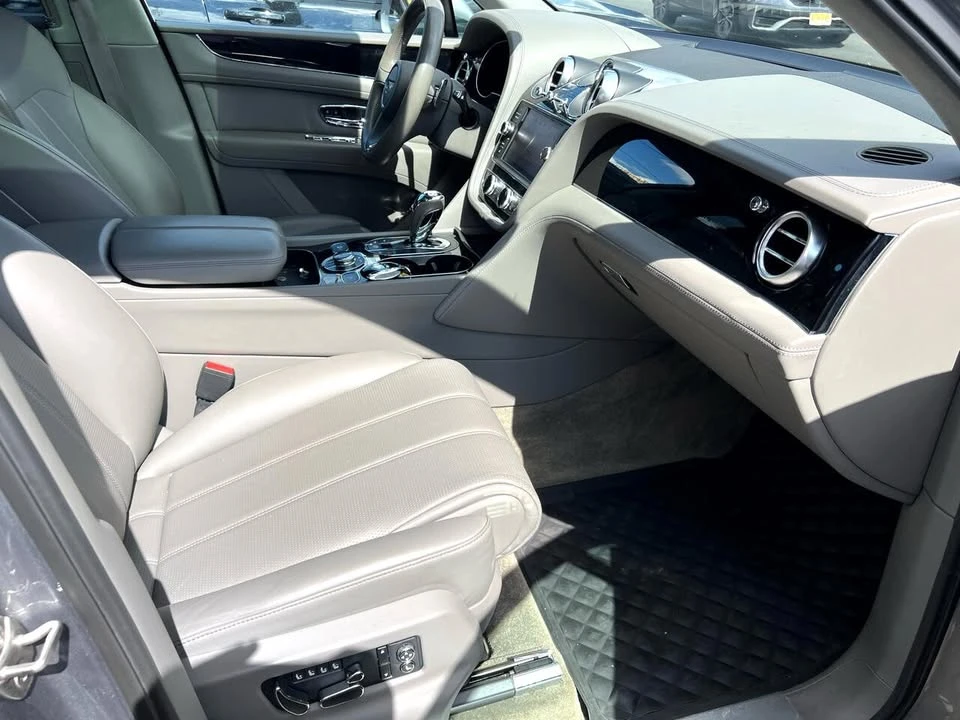 2019 Bentley Bentayga - Image 13 of 20