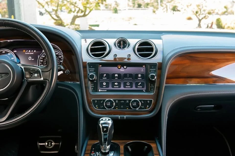 2019 Bentley Bentayga - Image 13 of 19