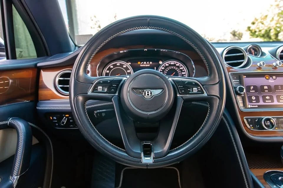 2019 Bentley Bentayga - Image 10 of 19