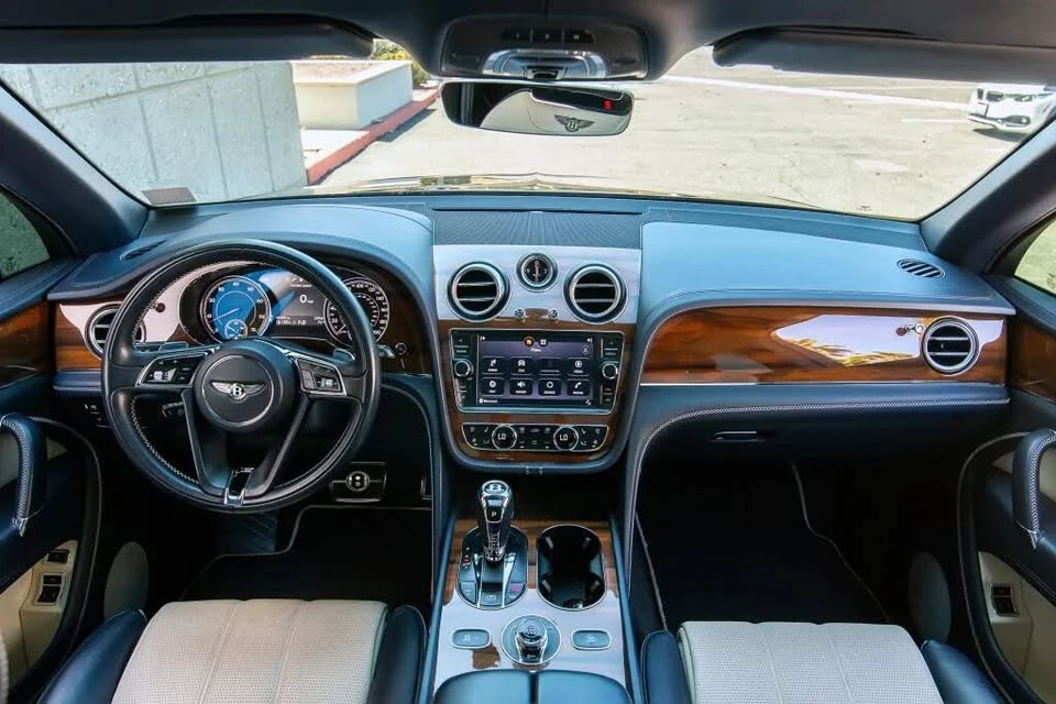 2019 Bentley Bentayga - Image 11 of 19