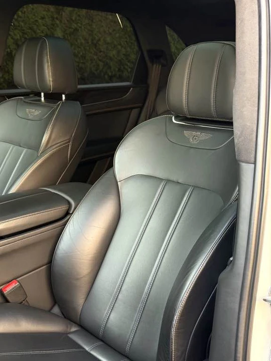 2019 Bentley Bentayga - Image 11 of 20