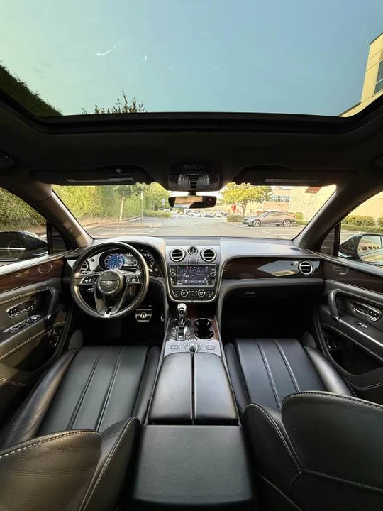 2019 Bentley Bentayga - Image 16 of 20