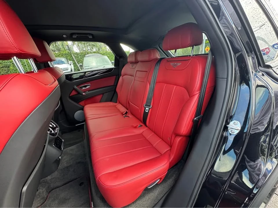 2019 Bentley Bentayga - Image 7 of 10