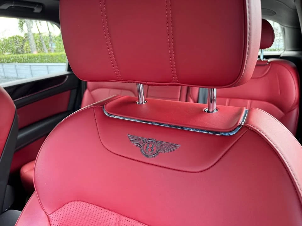 2019 Bentley Bentayga - Image 9 of 10