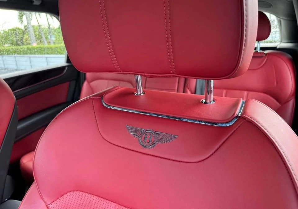2019 Bentley Bentayga - Image 8 of 9