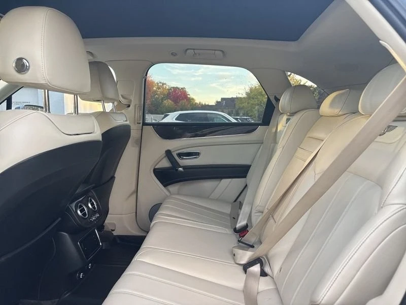 2019 Bentley Bentayga - Image 4 of 7