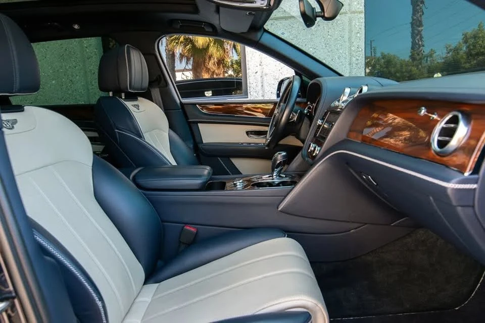 2019 Bentley Bentayga - Image 17 of 19