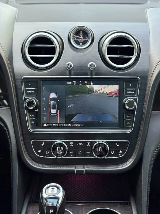 2019 Bentley Bentayga - Image 11 of 19