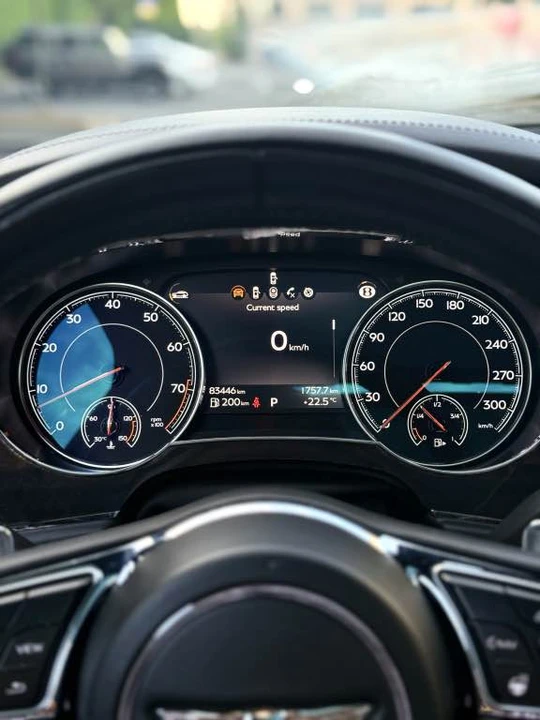 2019 Bentley Bentayga - Image 6 of 19
