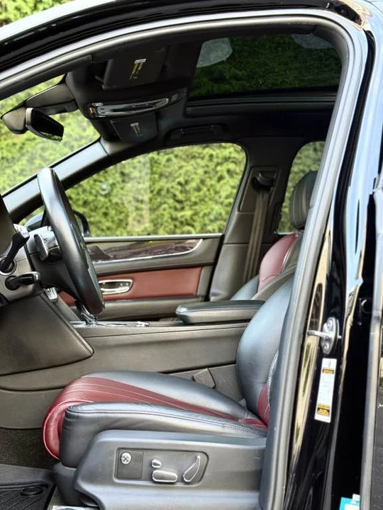 2019 Bentley Bentayga - Image 9 of 19