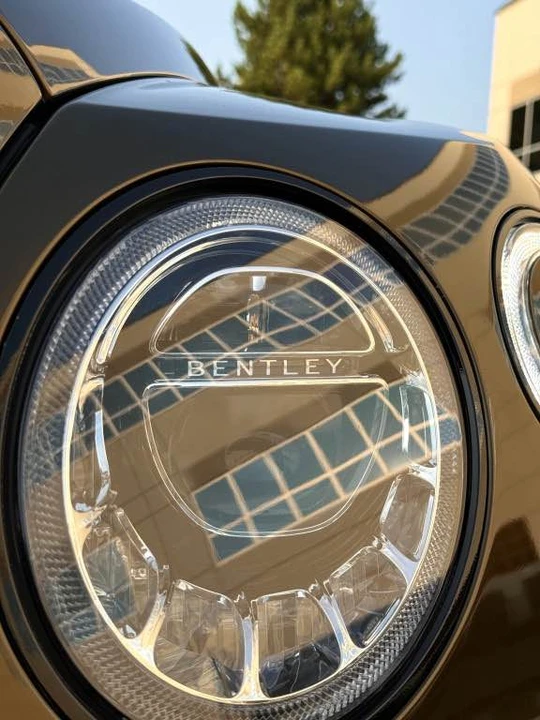 2019 Bentley Bentayga - Image 17 of 19