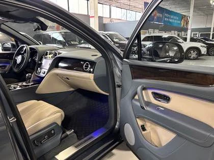 2019 Bentley Bentayga - Image 14 of 16