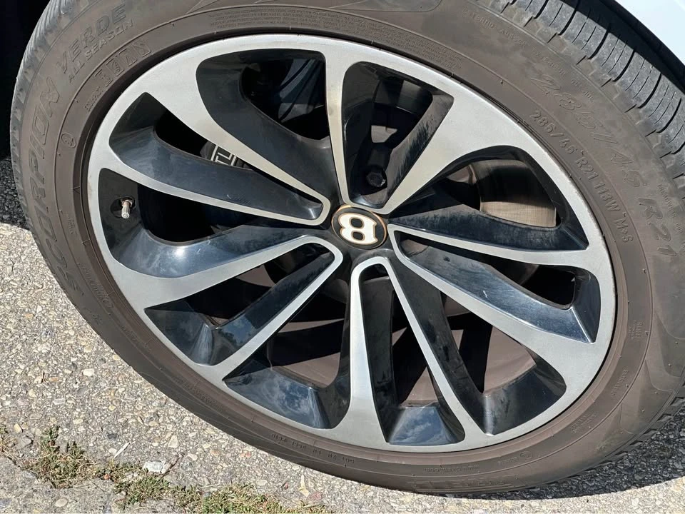 2019 Bentley Bentayga - Image 13 of 14