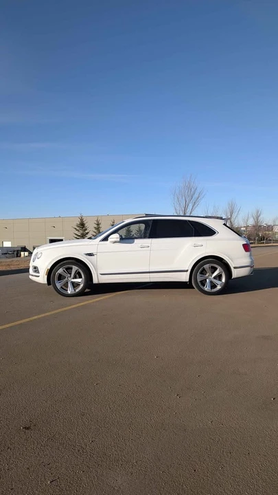 2019 Bentley Bentayga - Image 2 of 9