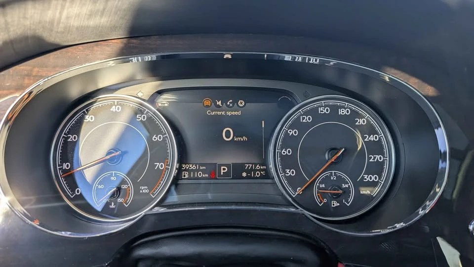 2019 Bentley Bentayga - Image 6 of 9