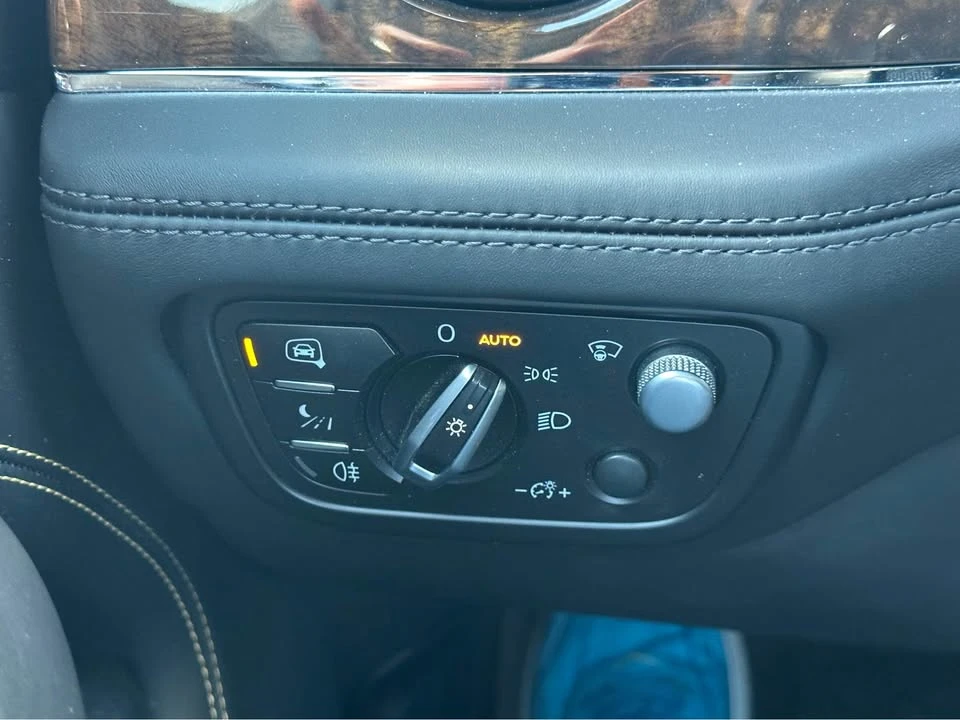 2019 Bentley Bentayga - Image 6 of 14