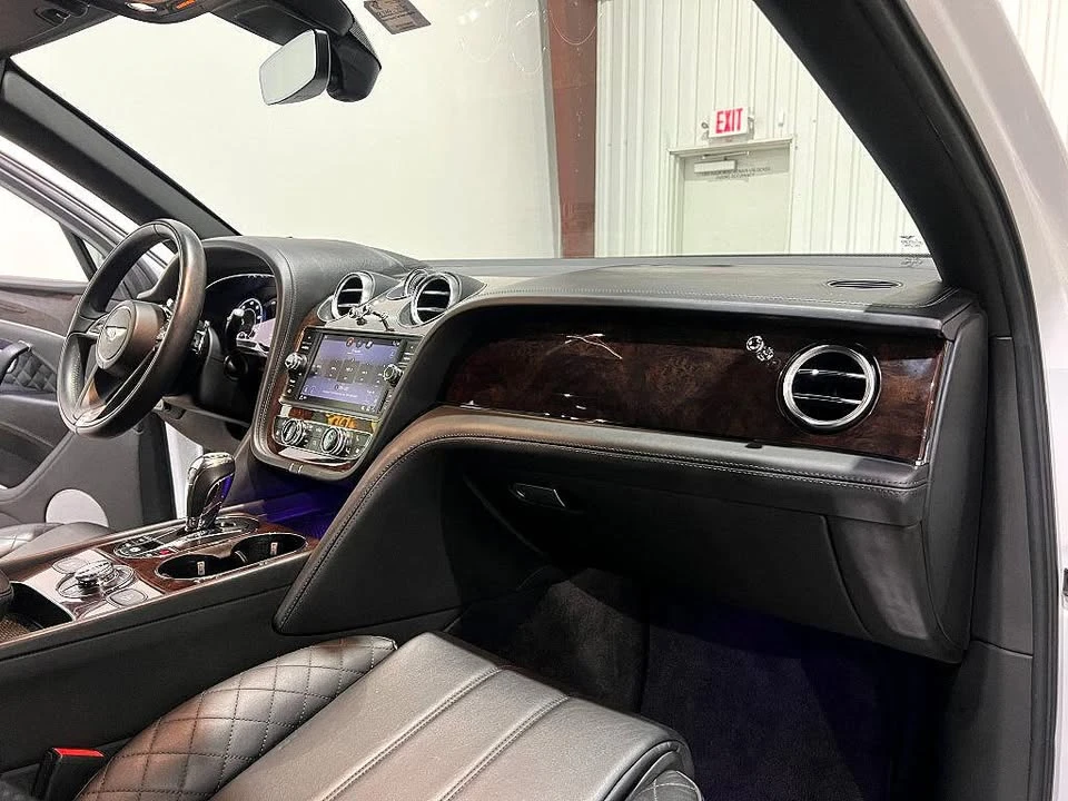 2019 Bentley Bentayga - Image 9 of 19