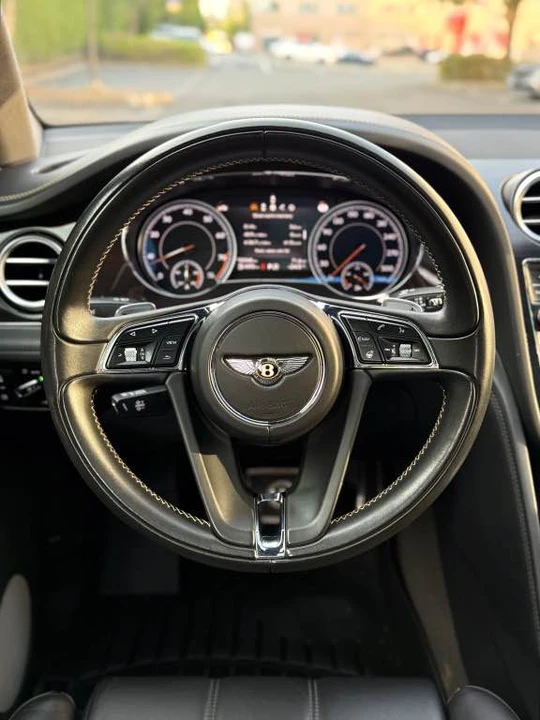 2019 Bentley Bentayga - Image 10 of 16