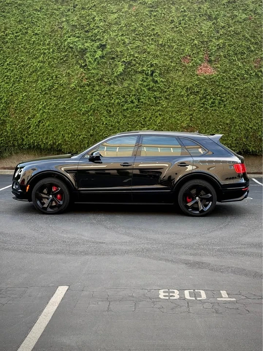 2019 Bentley Bentayga - Image 17 of 19