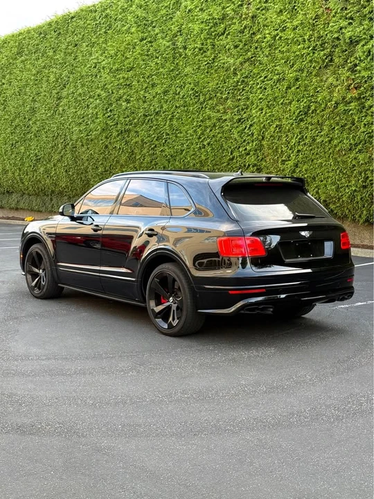 2019 Bentley Bentayga - Image 18 of 19
