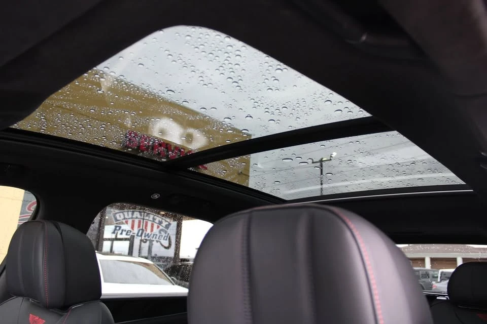 2019 Bentley Bentayga - Image 15 of 17