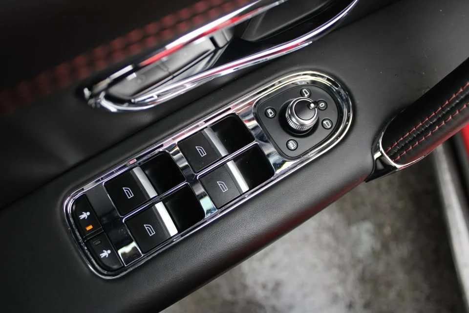 2019 Bentley Bentayga - Image 4 of 17