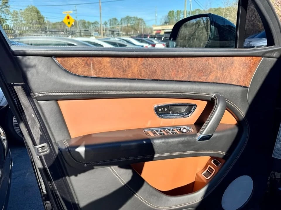 2019 Bentley Bentayga - Image 12 of 19