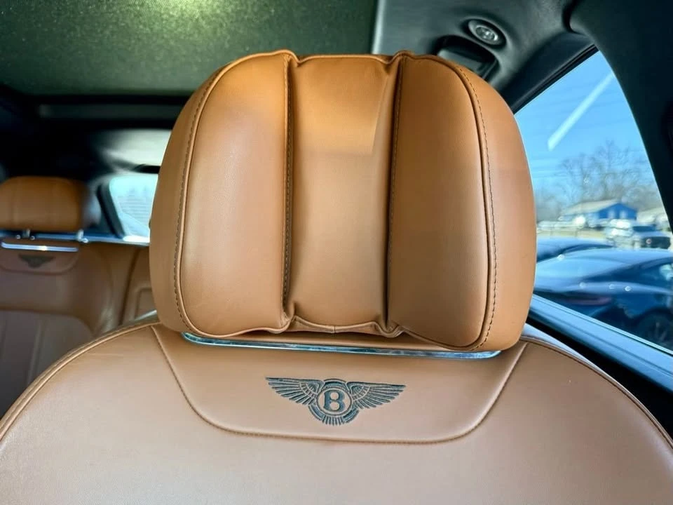 2019 Bentley Bentayga - Image 18 of 19