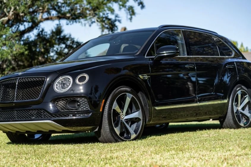 2019 Bentley Bentayga - Image 2 of 6