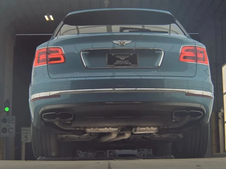 2019 Bentley Bentayga - Image 10 of 20