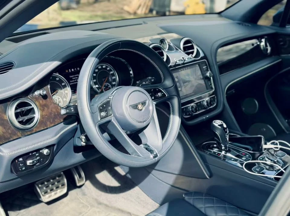 2019 Bentley Bentayga - Image 6 of 9