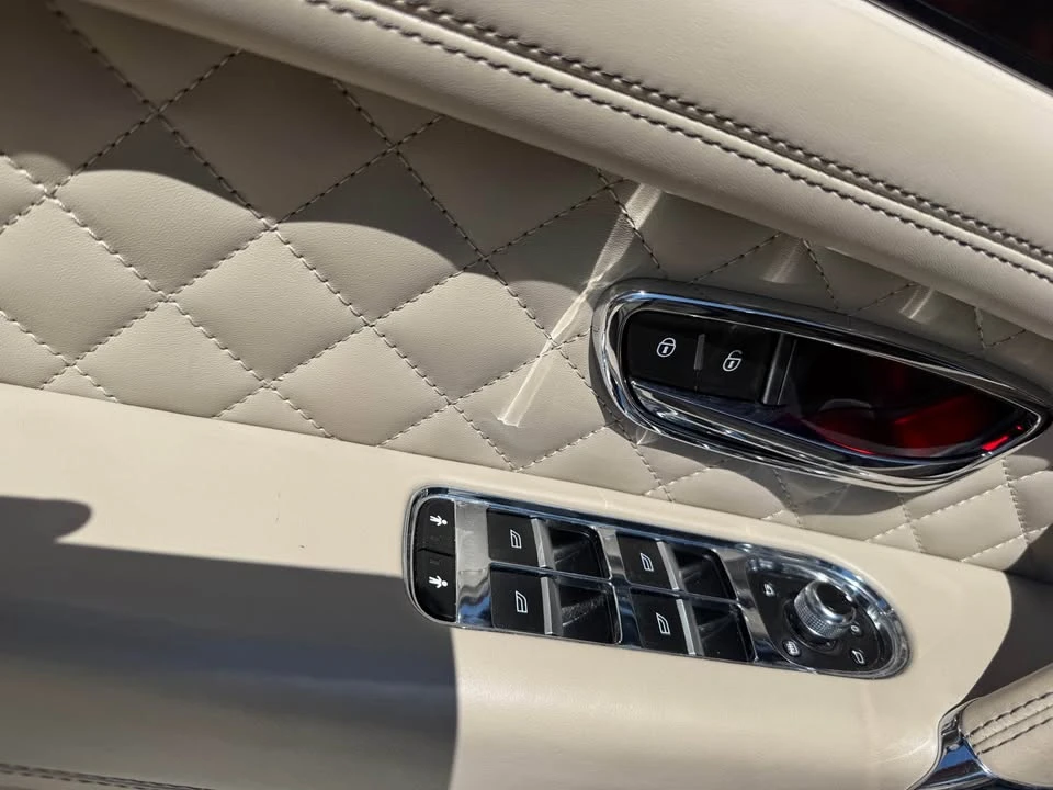 2019 Bentley Bentayga - Image 14 of 17