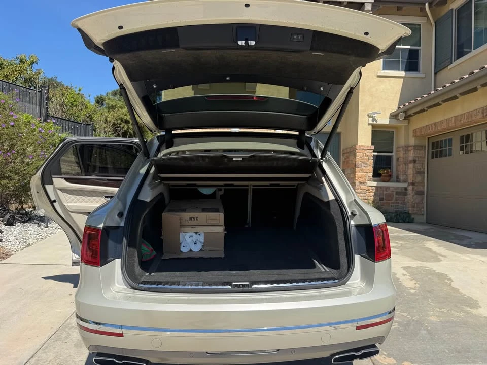 2019 Bentley Bentayga - Image 11 of 17