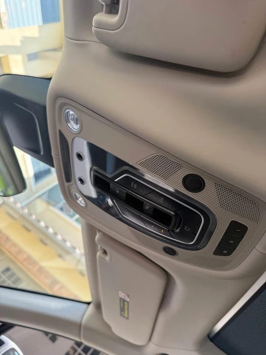 2019 Bentley Bentayga - Image 7 of 17