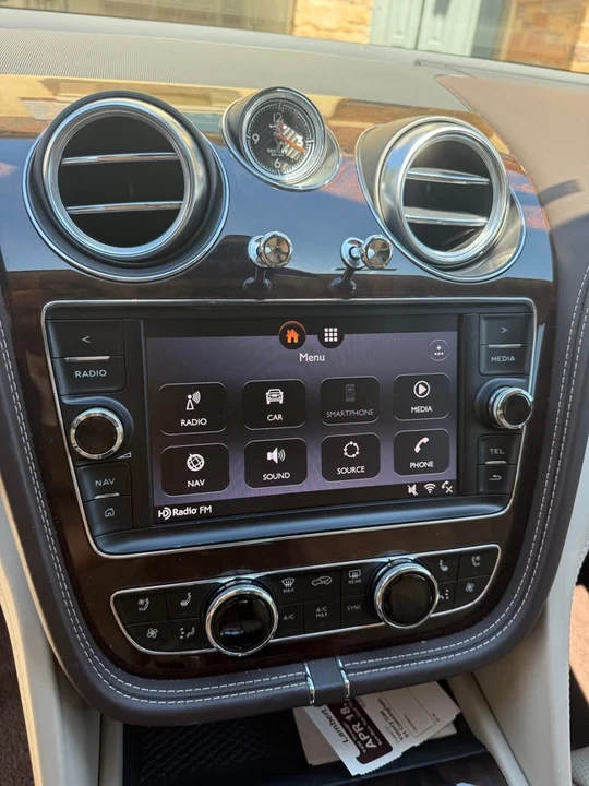 2019 Bentley Bentayga - Image 17 of 17