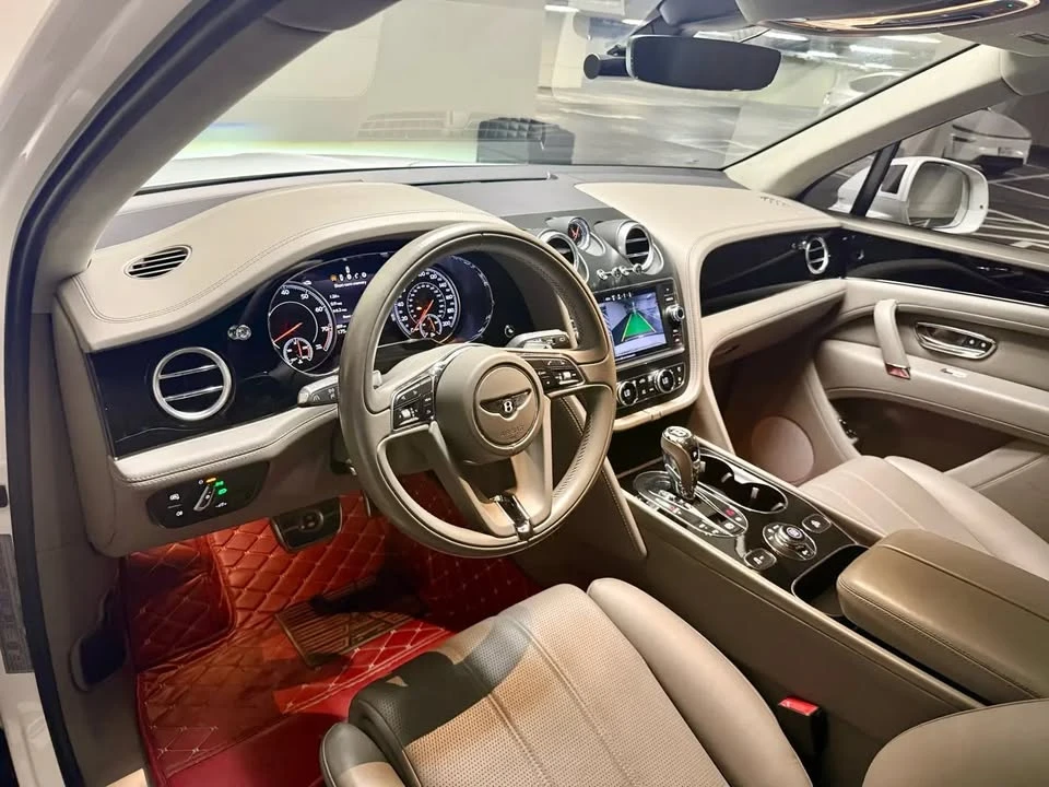2019 Bentley Bentayga - Image 18 of 19