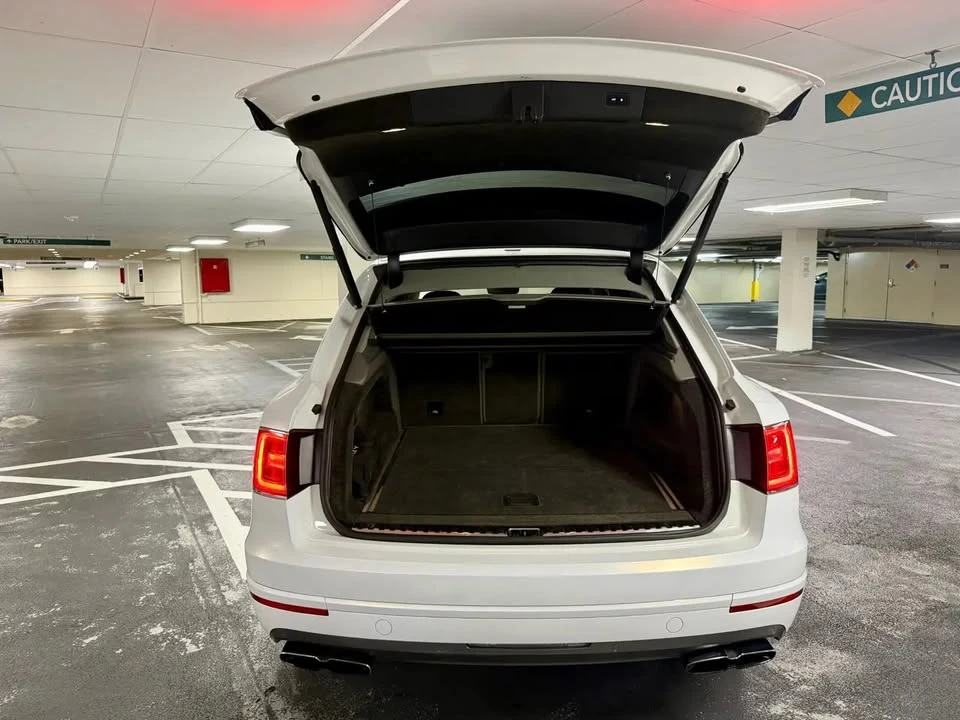 2019 Bentley Bentayga - Image 11 of 19