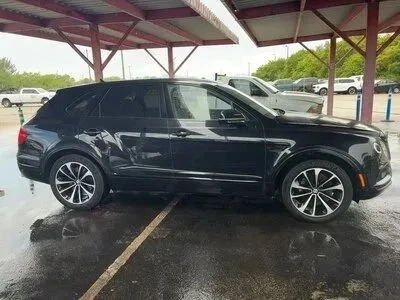 2019 Bentley Bentayga - Image 8 of 13
