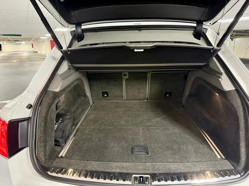 2019 Bentley Bentayga - Image 12 of 19