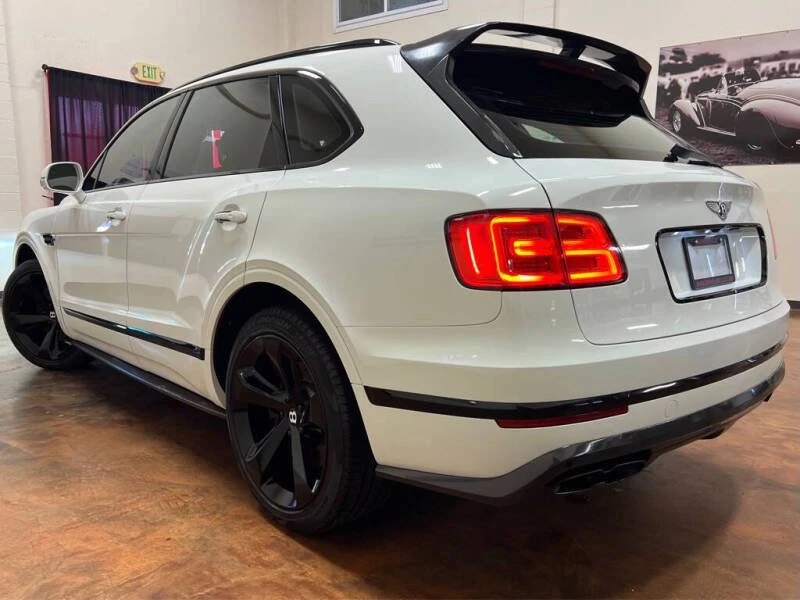 2019 Bentley Bentayga - Image 2 of 19