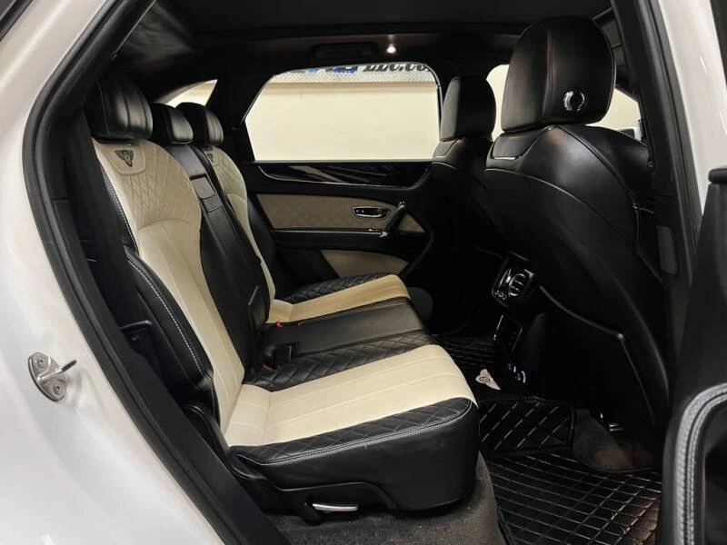 2019 Bentley Bentayga - Image 18 of 19