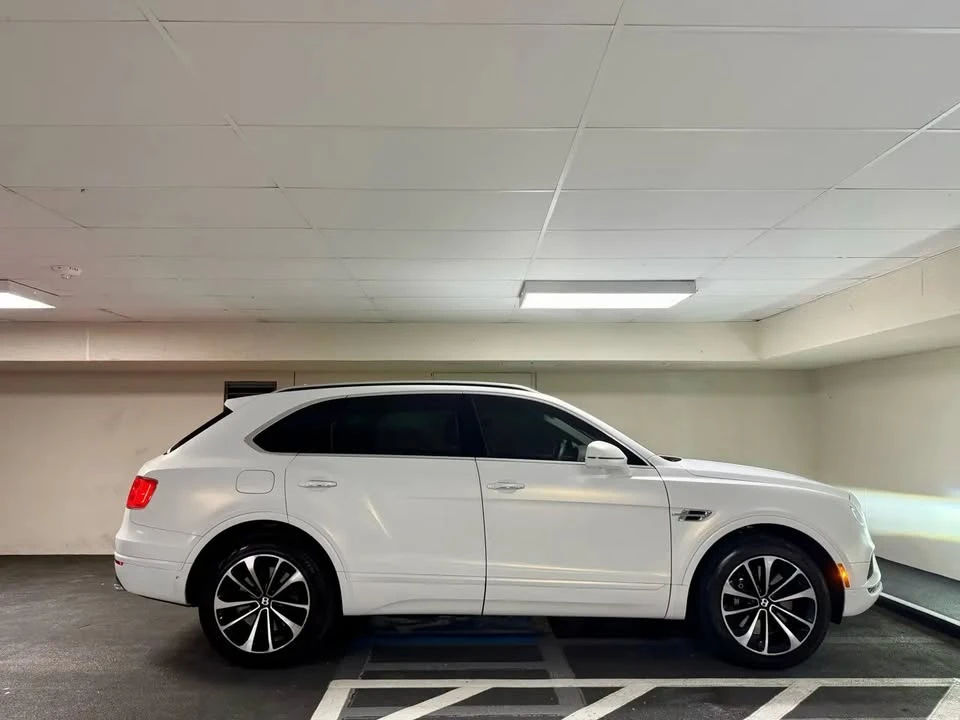 2019 Bentley Bentayga - Image 8 of 19