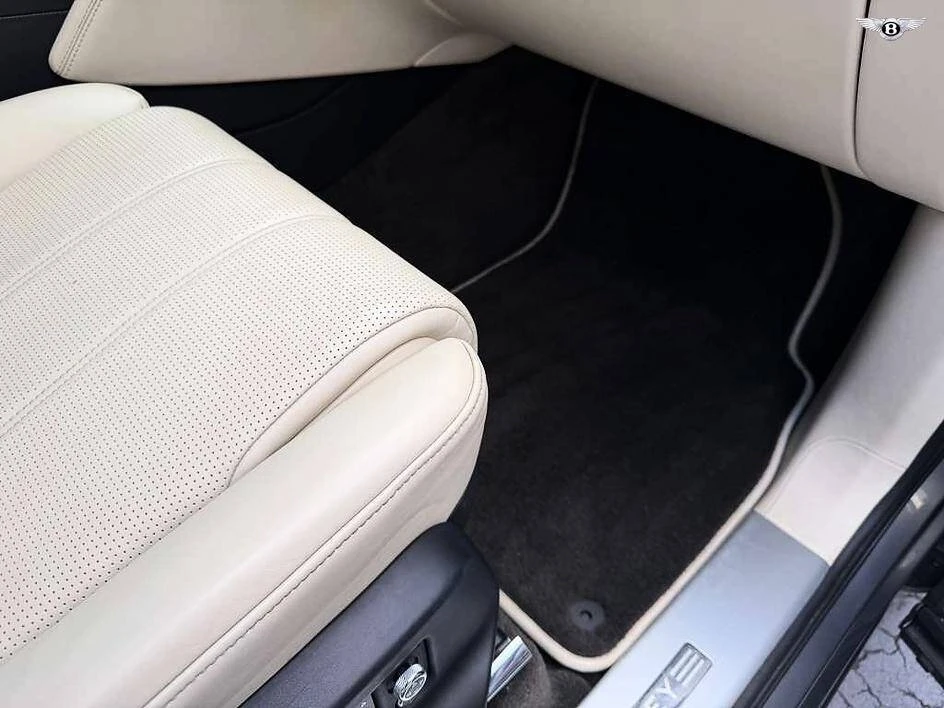 2019 Bentley Bentayga - Image 13 of 20