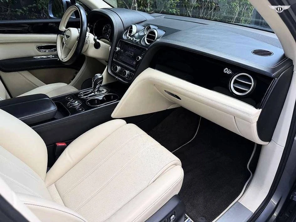 2019 Bentley Bentayga - Image 16 of 20