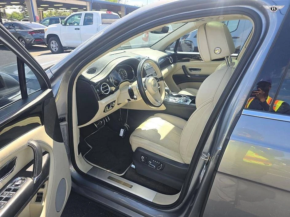2019 Bentley Bentayga - Image 8 of 20