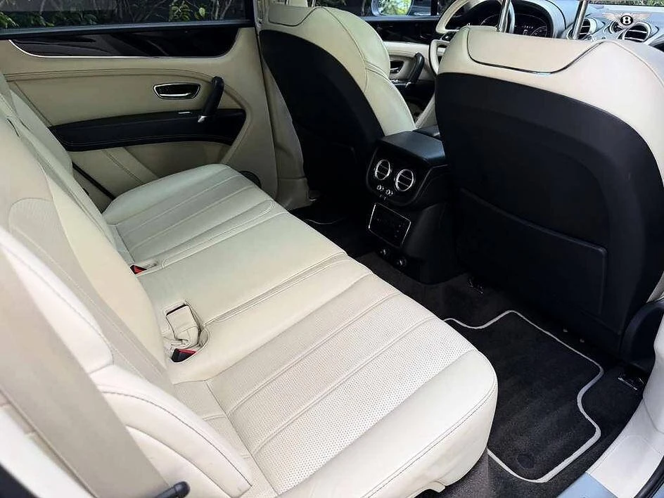 2019 Bentley Bentayga - Image 11 of 20