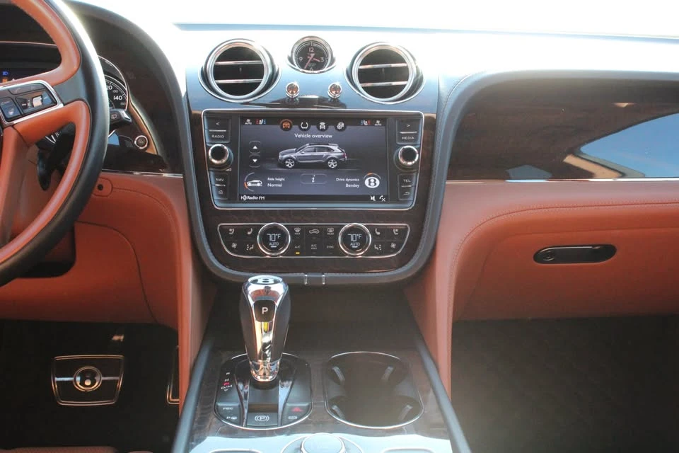 2019 Bentley Bentayga - Image 9 of 10