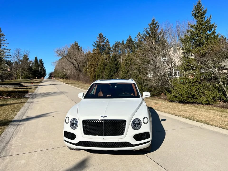 2019 Bentley Bentayga - Image 2 of 10